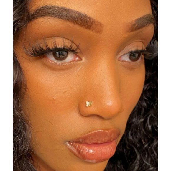 Butterfly Nose Stud CZ Filled Wing Made Of Surgical Steel 20g L Shape - Picture 1 of 4